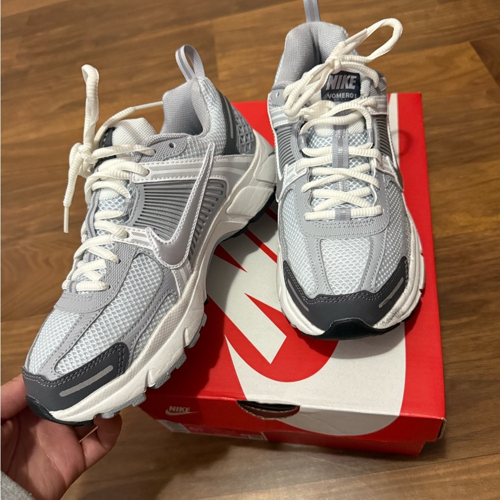 Nike Vomero 5